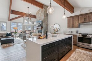Interior - NEW! 28 - Two Bedroom with Spa Enclave by Deer Valley Resort (Park City)