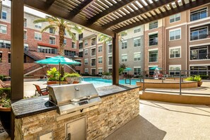Terrace/patio - Luxurious Apartment near Texas Medical Center (Houston)