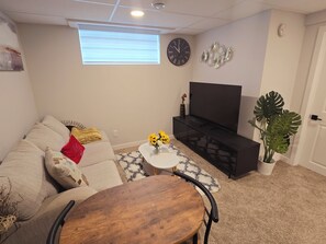 Smart TV - Guest Basement suite in Winnipeg (Winnipeg)