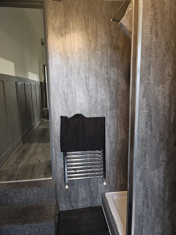 Interior - Pitchside Room 1 - sleeps 7 (Anfield)