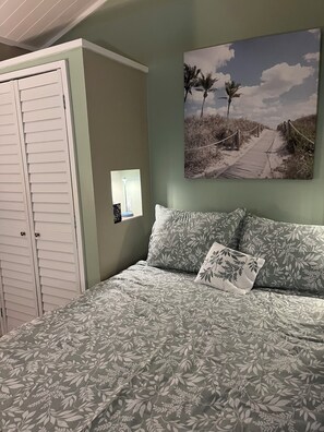 WiFi, bed sheets