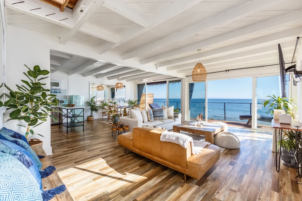 Cheerful 2 Bedroom With Sunset Views - Malibù, CA