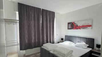 2 bedrooms, iron/ironing board, free WiFi, bed sheets