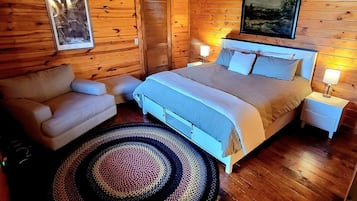 2 makuuhuonetta, silitysrauta/-lauta, ilmainen Wi-Fi, vuodevaatteet