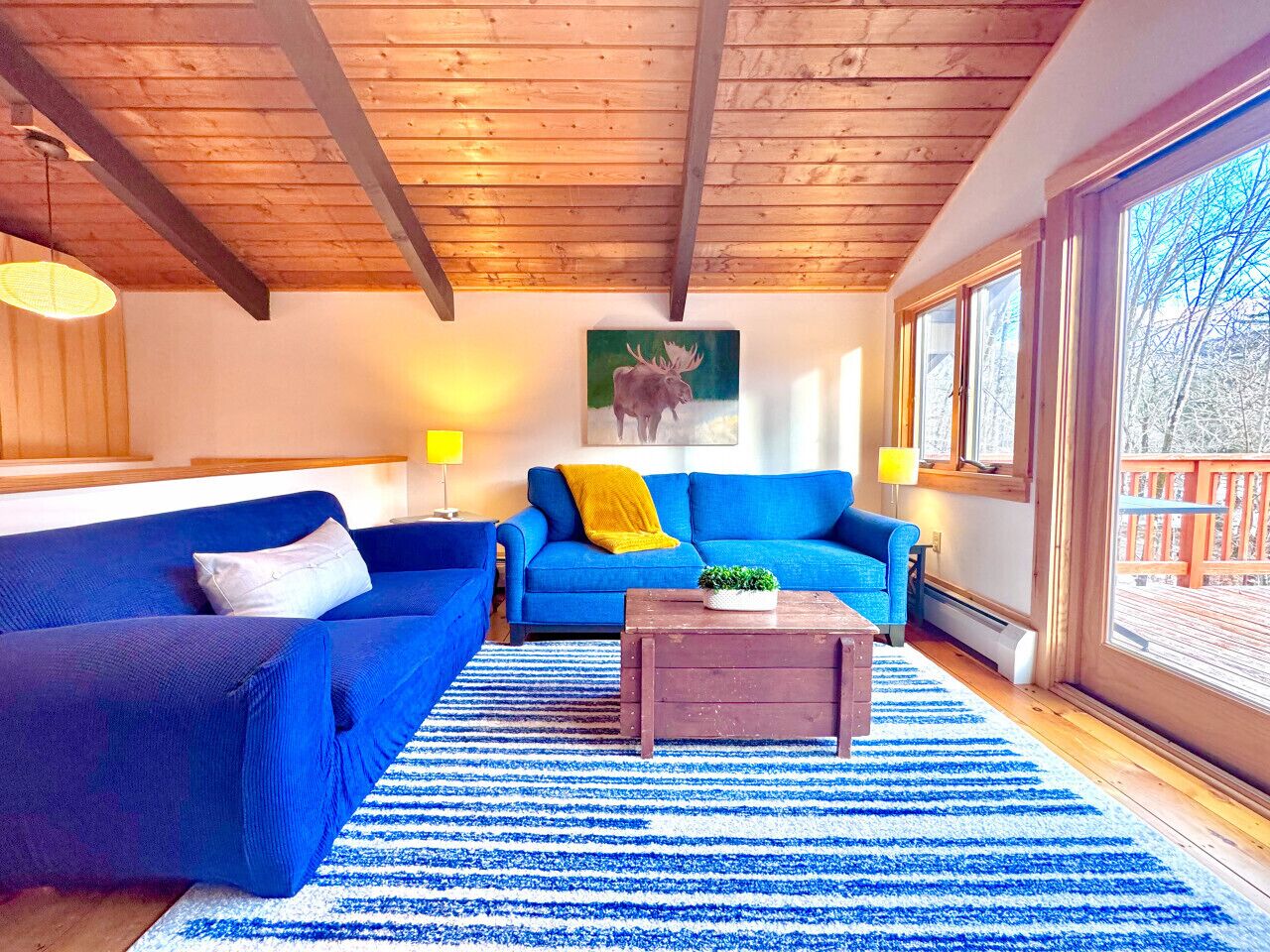 スマートテレビ、暖炉、書庫