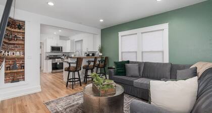 Renovated Midtown Home, Walkers Dream to Food/Fun