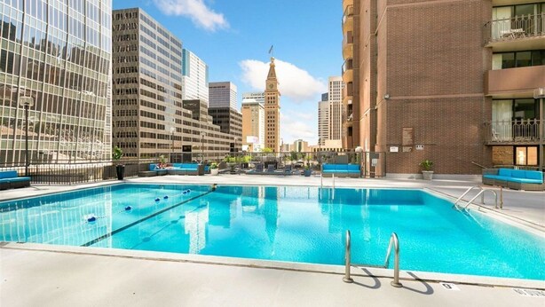 Pool - Charming studio in the heart of Denver with pool, fitness center, parking (Denver)