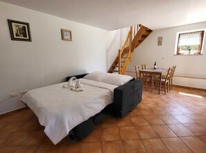 1 bedroom, iron/ironing board, internet, bed sheets