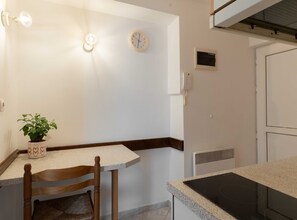 Fridge, toaster, cookware/dishes/utensils