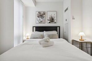 2 室のベッドルーム、デスク、アイロン / アイロン台、WiFi