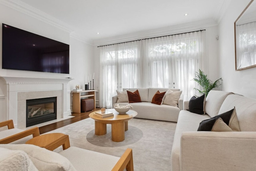 Luxury Home Yorkville 4bed4bath Backyard Parking - Toronto