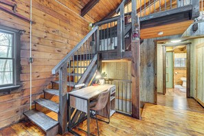 Interior - Family-Friendly Tyrone Cabin w/ Deck Near Hiking (Tyrone)