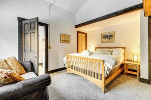 4 soverom, strykejern/-brett, wi-fi og sengetøy