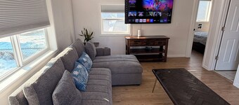 Cozy house in charming Anchorage with WiFi access