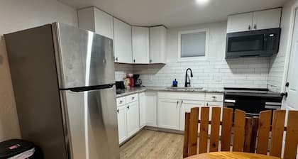 Cozy house in charming Anchorage with WiFi access