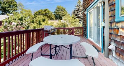 Beautifully renovated home walk to boulevard, town & train
