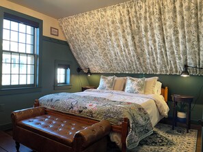 3 Schlafzimmer, Schreibtisch, Bügeleisen/Bügelbrett, Reisekinderbett