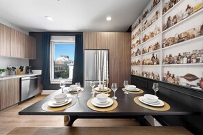 Premium-Doppelzimmer, Stadtblick | Esszimmer