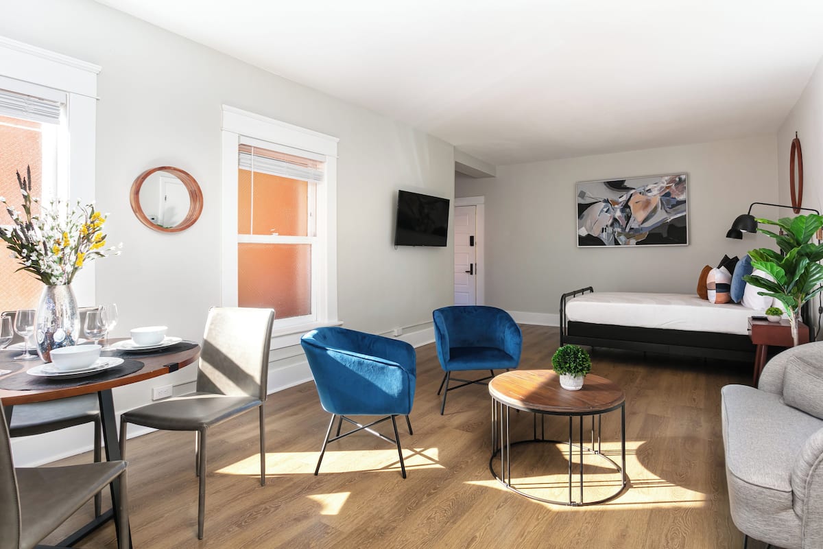 Chambre Double Luxe, vue ville | 1 chambre, matelas mémoire de forme, fer et planche à repasser