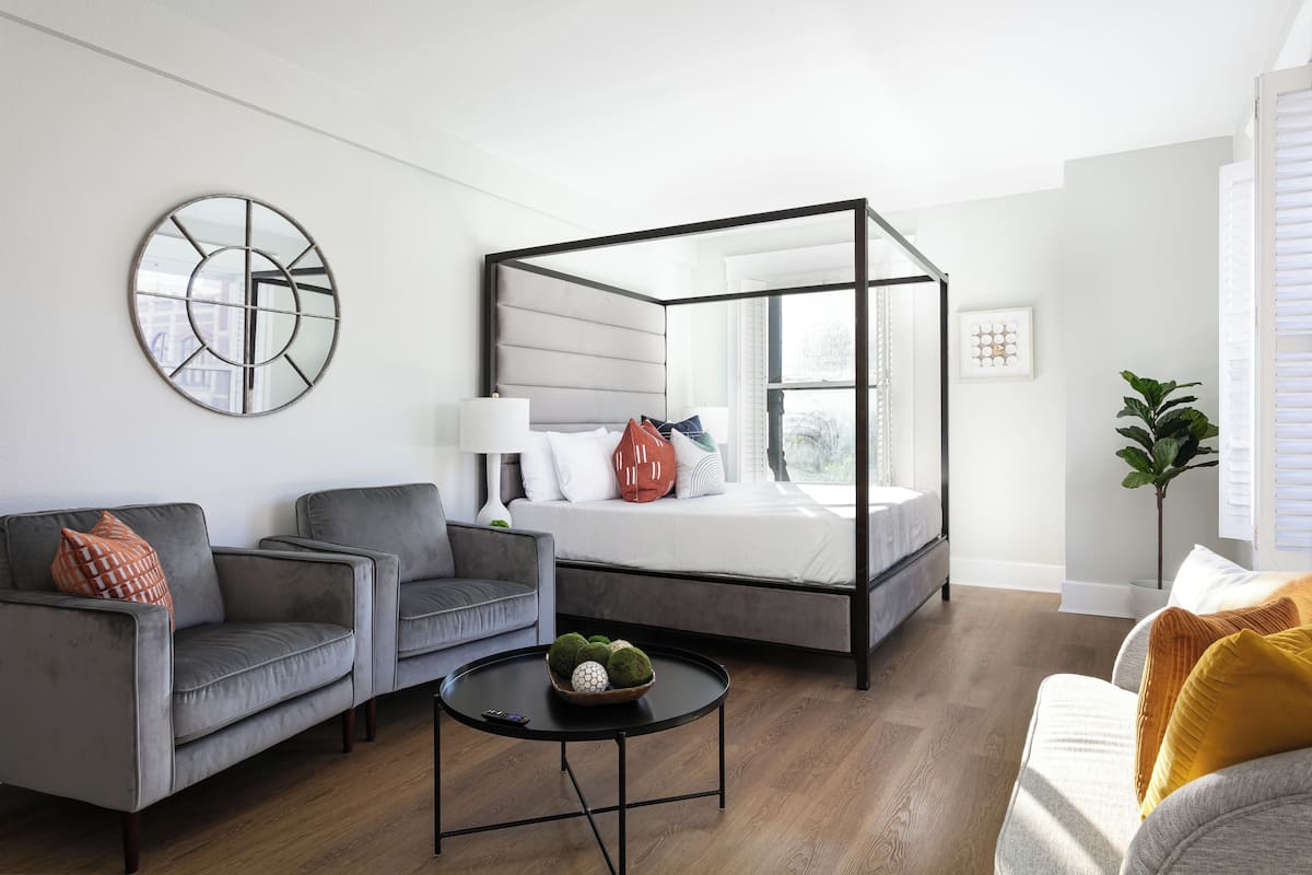 Chambre Double Standard, vue ville | 1 chambre, matelas mémoire de forme, fer et planche à repasser