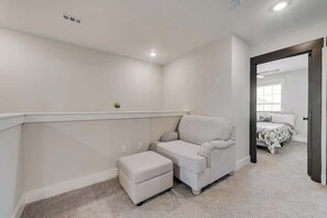 Interior - Haven II Charming, Cozy getaway,Pool, WIFI (Princeton)