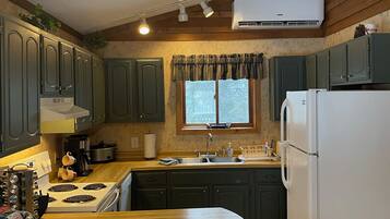 Micro-ondes, four, plaque de cuisson, lave-vaisselle