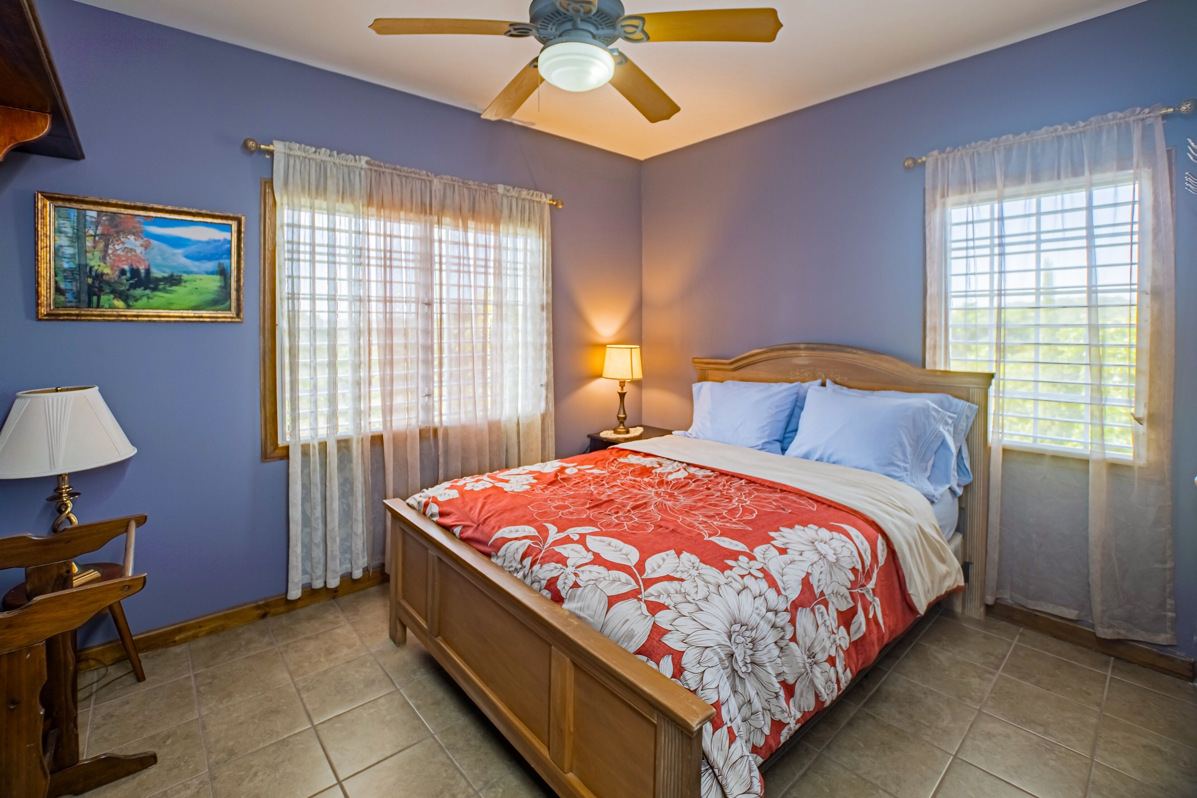 2 bedrooms, iron/ironing board, internet, bed sheets
