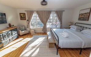 4 Schlafzimmer, Schreibtisch, Bügeleisen/Bügelbrett, kostenloses WLAN