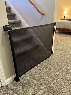 4 habitaciones, tabla de planchar con plancha y cuna de viaje 