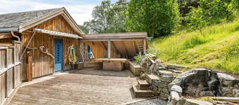 4 bedroom stunning home in Hjelmeland