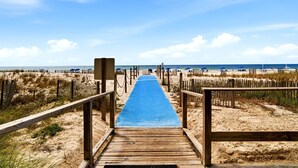 På stranden
