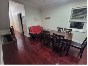Dining - Whole house walk to supermarket public tranist library bank (Toronto)
