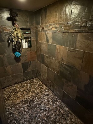 Hårtørrer, håndklæder, Toiletpapir