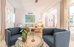 TV - Nice home in Canyamel (Canyamel)