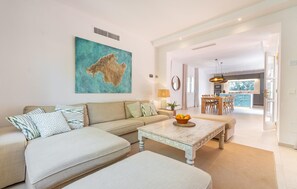 TV - Nice home in Canyamel (Canyamel)