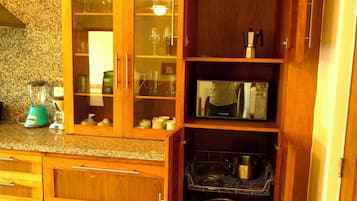 Family Apartment | Private kitchen | Full-size fridge, microwave, oven, stovetop