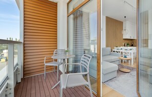 Outdoor dining - Gorgeous apartment in Ustronie Morskie (Ustronie Morskie)