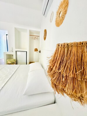 In-room safe, desk, laptop workspace, blackout drapes - Mitoz Hotel Datça (Datça)