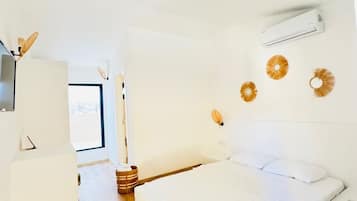 In-room safe, desk, laptop workspace, blackout drapes