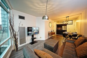 Living area - The Front Condominiums (Toronto)