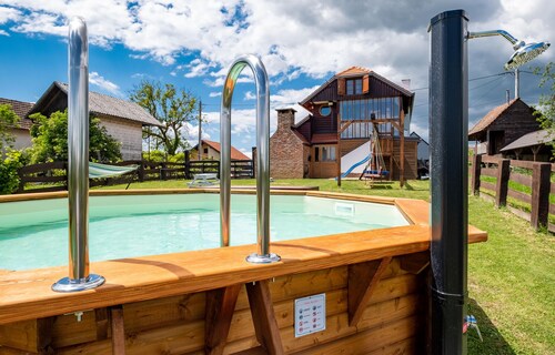 Cozy home in Klostar Ivanic with sauna