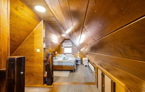 2 camere, culla da viaggio, Wi-Fi gratuito, lenzuola