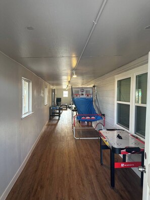 Fitness facility - Schertz Country Farmhouse on 1 acre with Gameroom (Schertz)