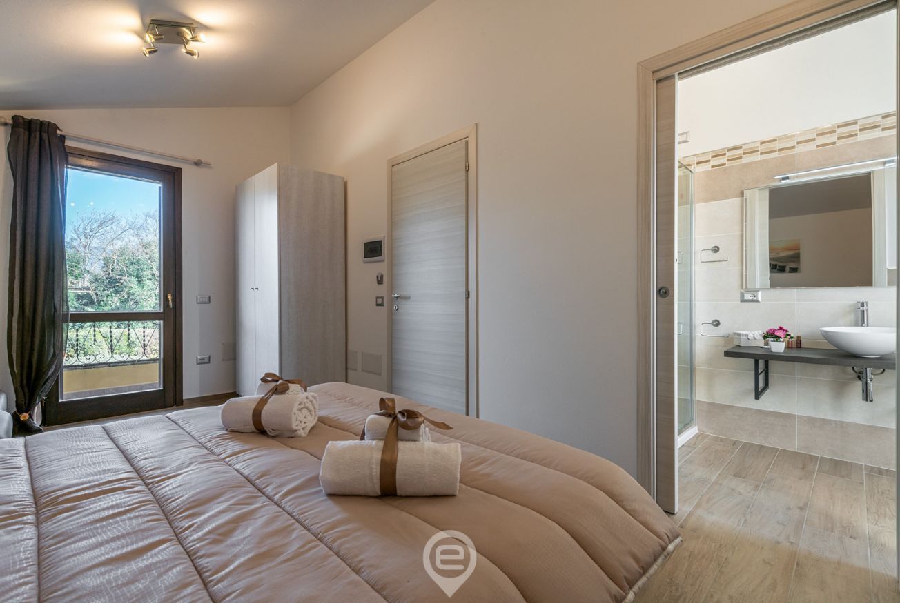 1 bedroom, iron/ironing board, travel cot, WiFi