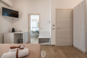 1 bedroom, iron/ironing board, travel cot, WiFi - Villa Monica - Suite Grecale (Iglesias)