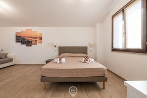 1 bedroom, iron/ironing board, travel cot, WiFi