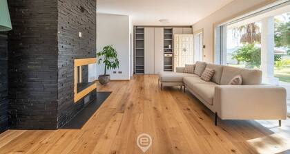 Golden Dunes Villa - Garden Retreat