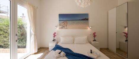 1 bedroom, desk, iron/ironing board, WiFi