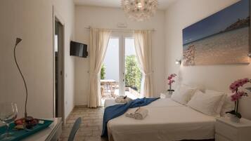 1 bedroom, desk, iron/ironing board, WiFi