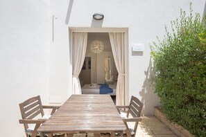 Outdoor dining - Coru e Mari - Suite Nora (Pula)